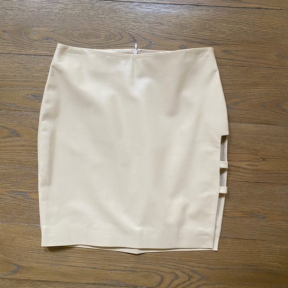 Zeynep Arcay Square Slit Leather Skirt in Cream US6 - Picture 9 of 10